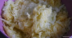 Calabacín, cebolla y patata ralladas